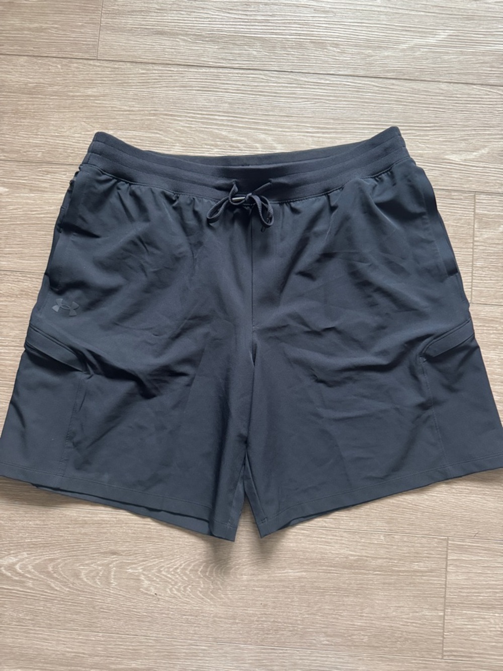 Under Armour men’s size 2XL black breathable athletic casual drawstring shorts